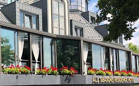 All Seasons Residence Hotel - Free Parking